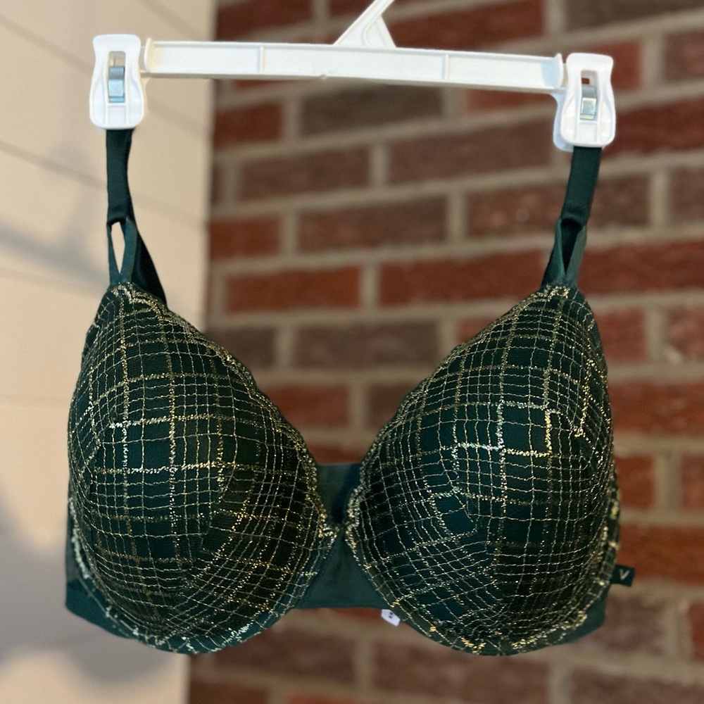 VICTORIA’S SECRET Sexy Lined Demi, Tee Push-up Bra with Gold Lace Detail